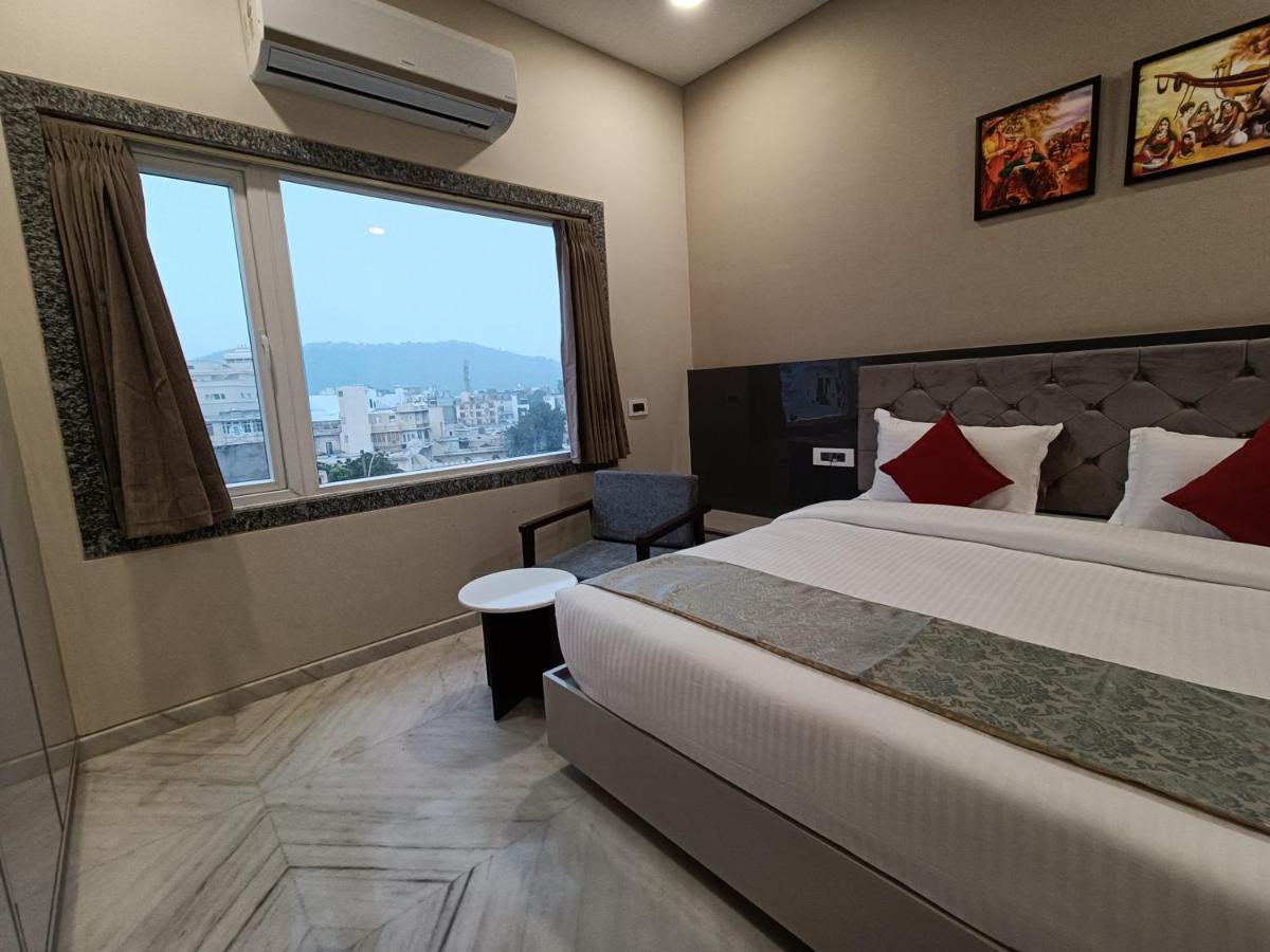 Hotel Shri Anand Dham, Nathdwara - 125 Meters Away From The Temple Ngoại thất bức ảnh