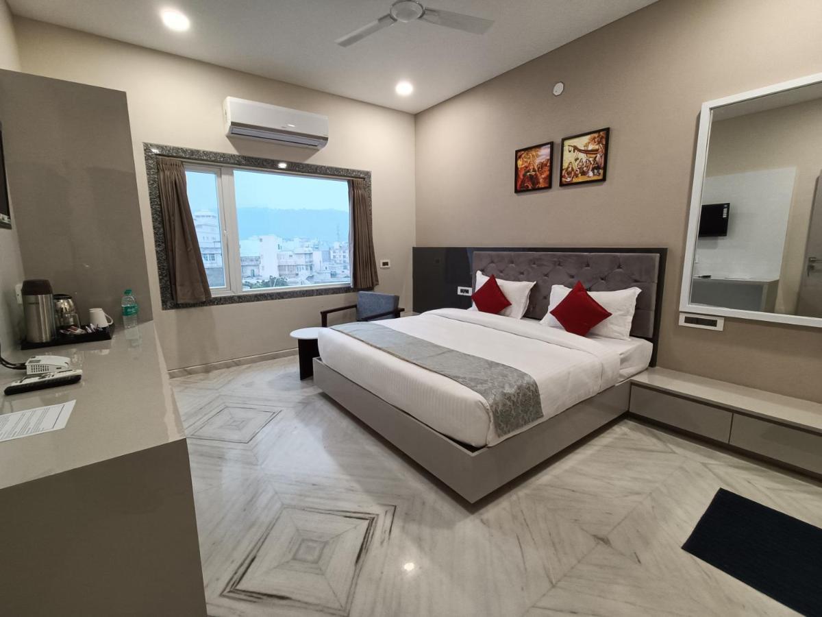 Hotel Shri Anand Dham, Nathdwara - 125 Meters Away From The Temple Ngoại thất bức ảnh