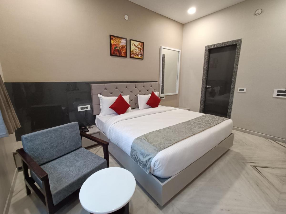 Hotel Shri Anand Dham, Nathdwara - 125 Meters Away From The Temple Ngoại thất bức ảnh