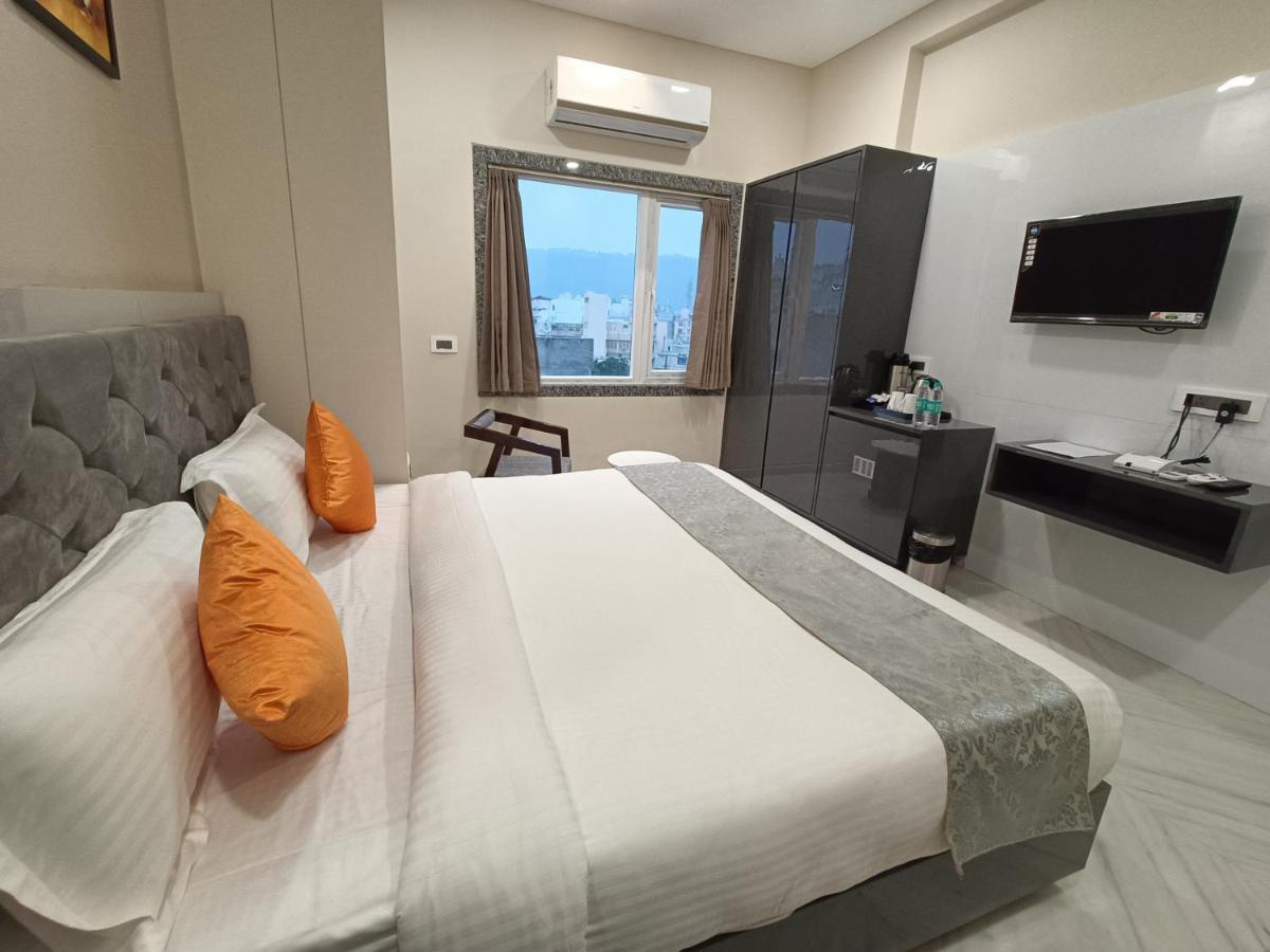 Hotel Shri Anand Dham, Nathdwara - 125 Meters Away From The Temple Ngoại thất bức ảnh