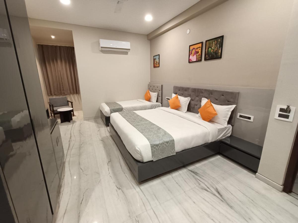 Hotel Shri Anand Dham, Nathdwara - 125 Meters Away From The Temple Ngoại thất bức ảnh